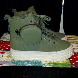 NWOT YOKI Military Green Combat Boot Size 7